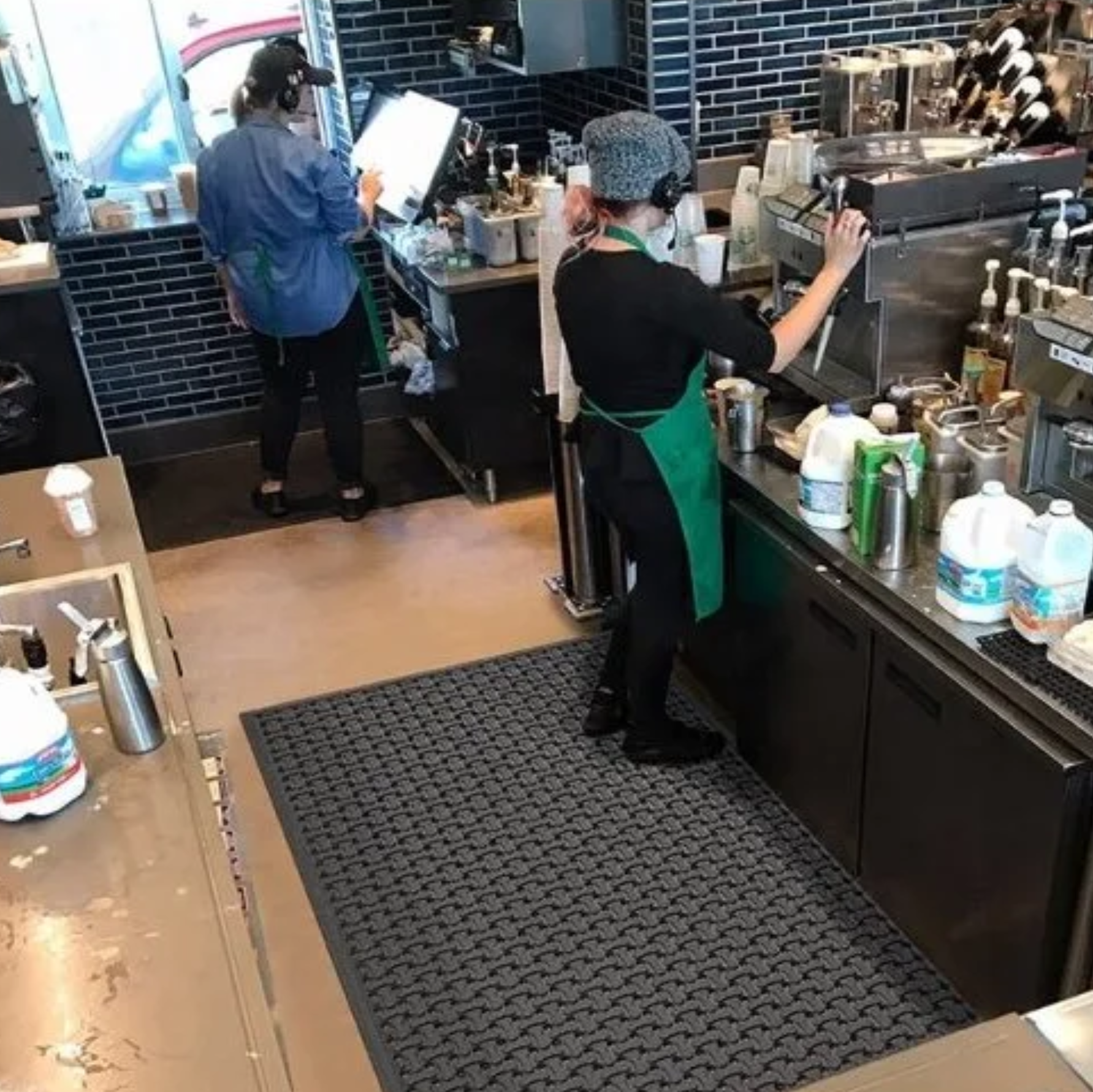 HardwareCity Commercial Black SUPERFLOW Rubber Anti-Slip Floor Mat 1450MM X 850MM X 8MM