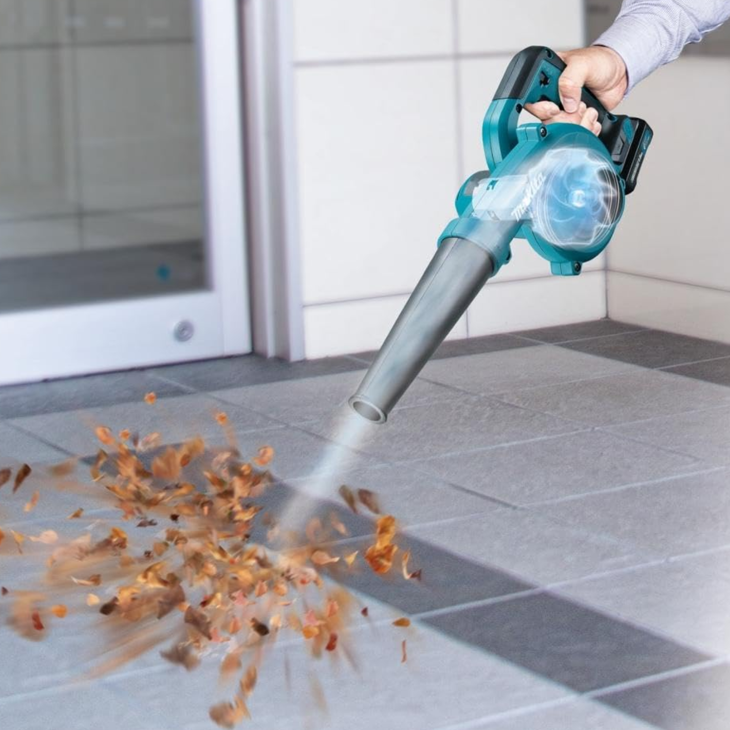 Makita UB100DWYE 2 X 12V 1.5AH LI-ION Cordless Blower