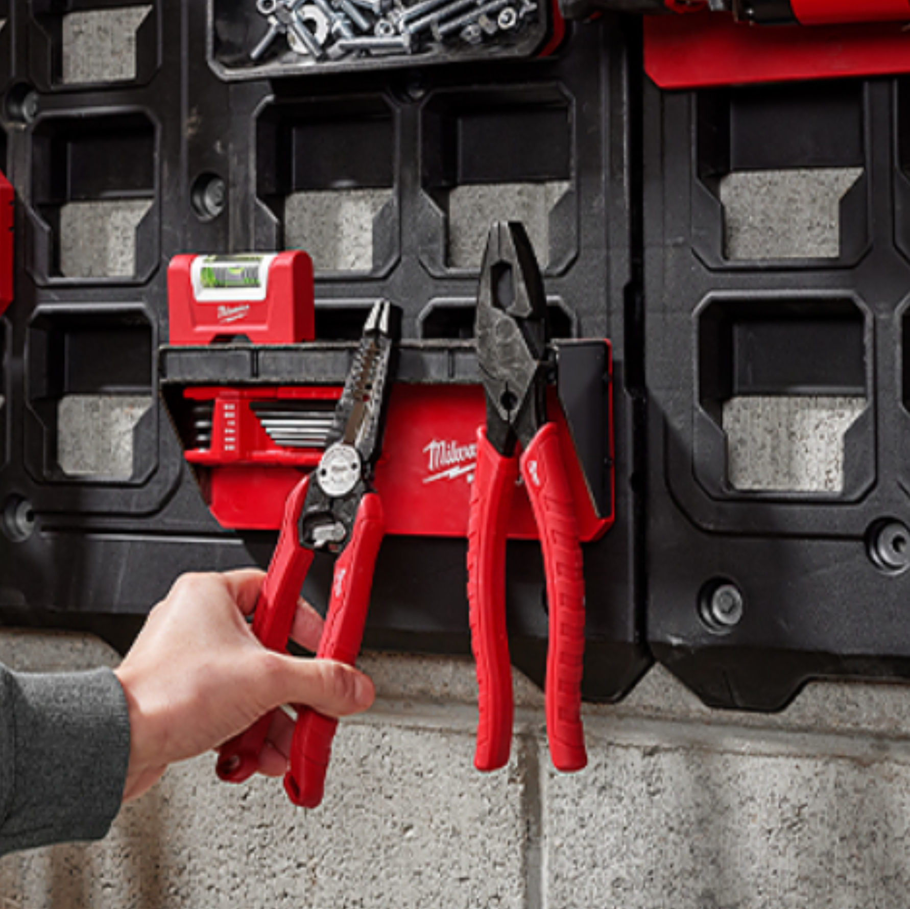 MILWAUKEE PACKOUT Magnetic Rack 48-22-8346